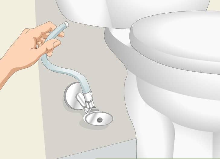 جدا کردن اتصال توالت فرنگی برای خارج کردن انگشتر طلا از توالت