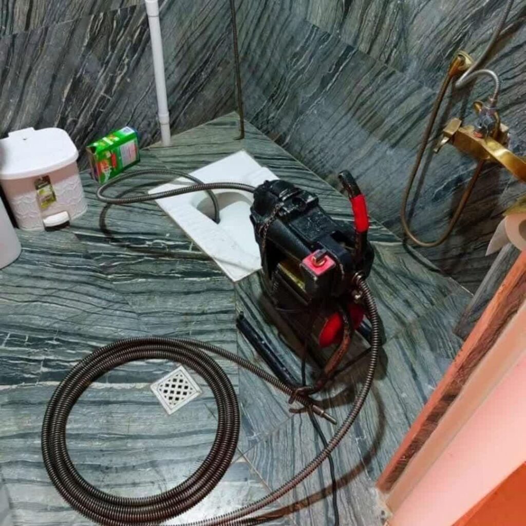 استفاده از دستگاه پیشرفته برای بازکردن لوله