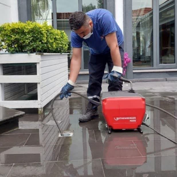 رفع مشکل بالا زدن آب از لوله پشت بام در کوتاه ترین زمان