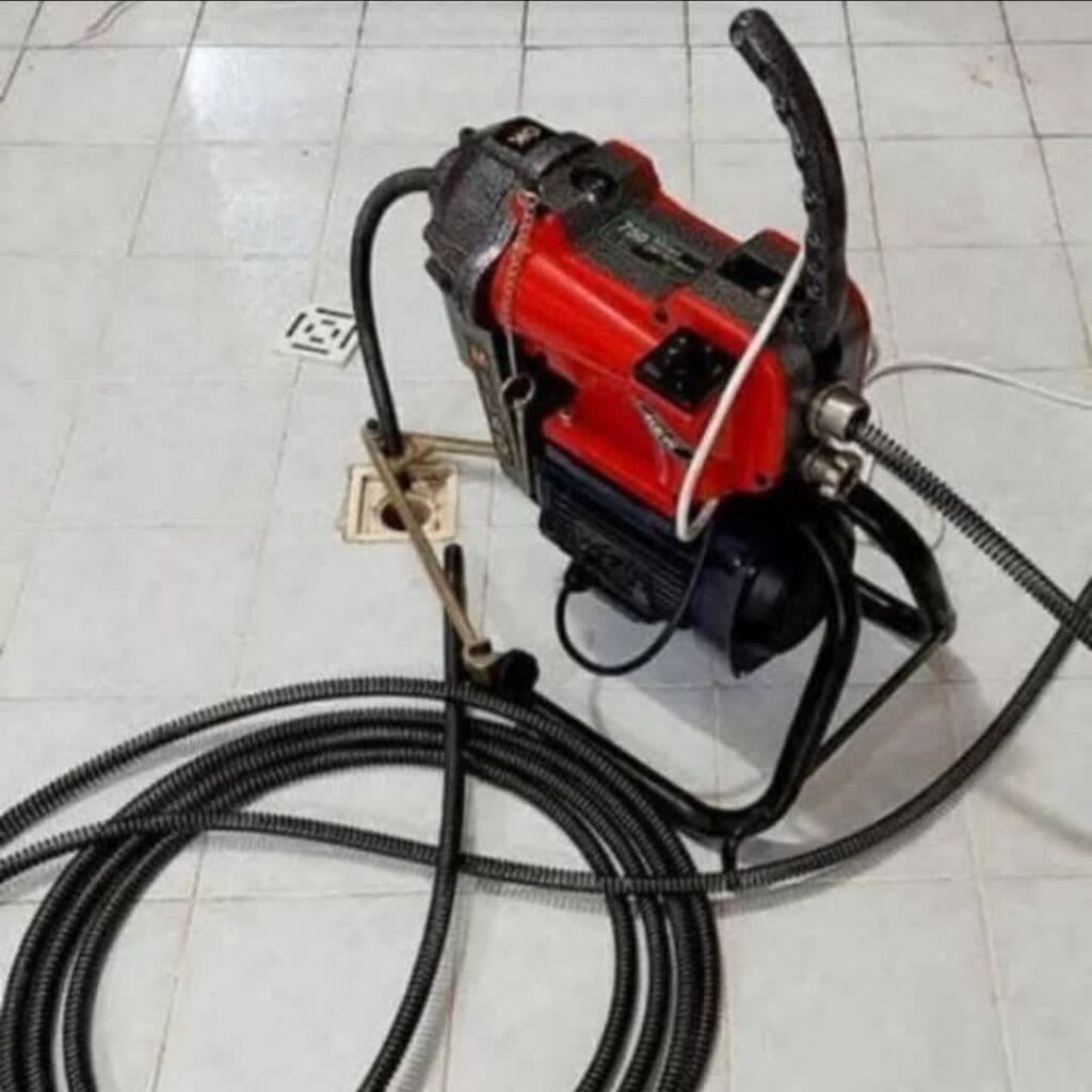 برطرف انسداد لوله حمام با دستگاه فنر برقی